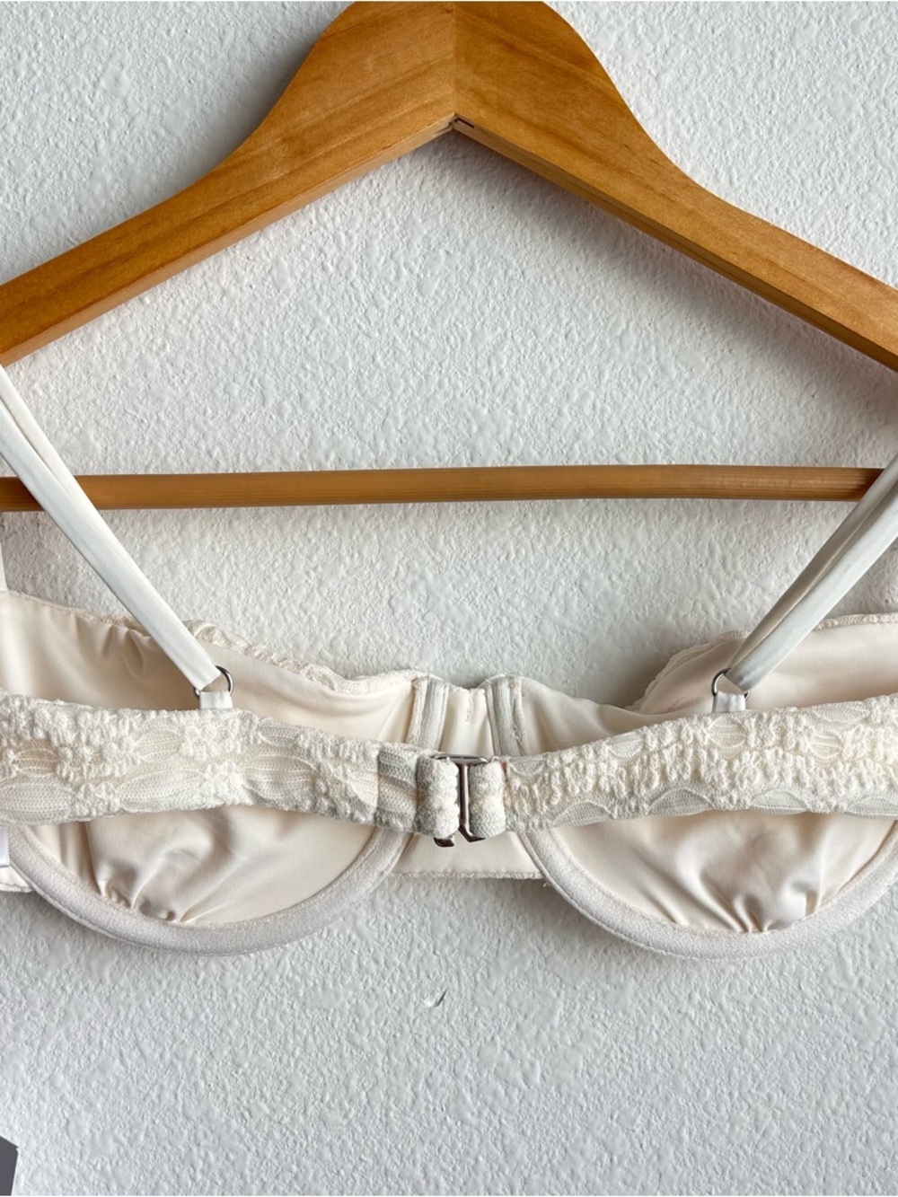 NWT Dippin' Daisy's Feyre Underwire Cream Textured Tiny Bow Cheeky Bikini Set S - Picture 7 of 13